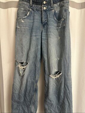 ZARA Double Waist Mid-Rise Straight Blue Distressed women’s Jeans. Size 4/36
